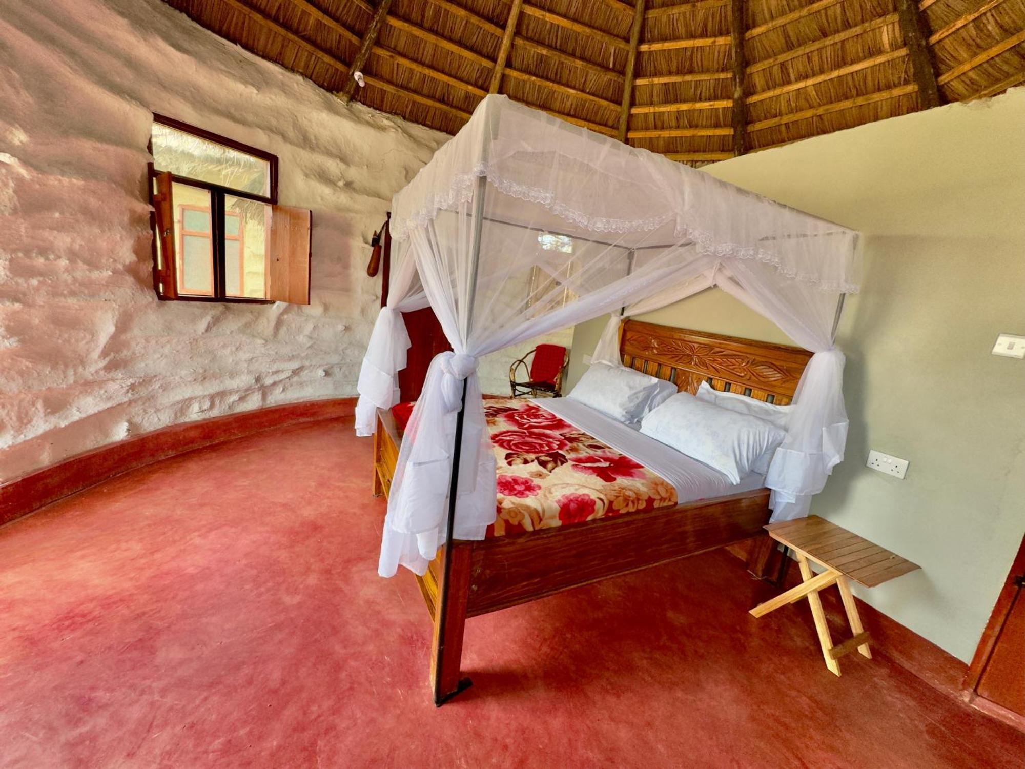 Maasai Eco Boma & Lodge - Experience Maasai Culture Makuyuni Exterior foto
