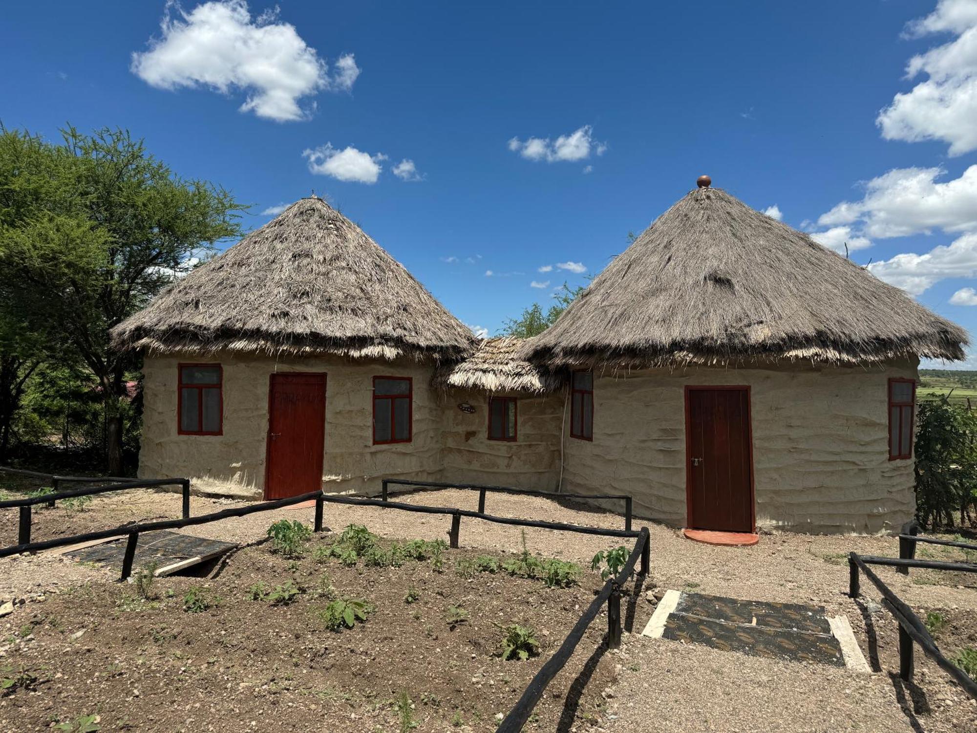 Maasai Eco Boma & Lodge - Experience Maasai Culture Makuyuni Exterior foto